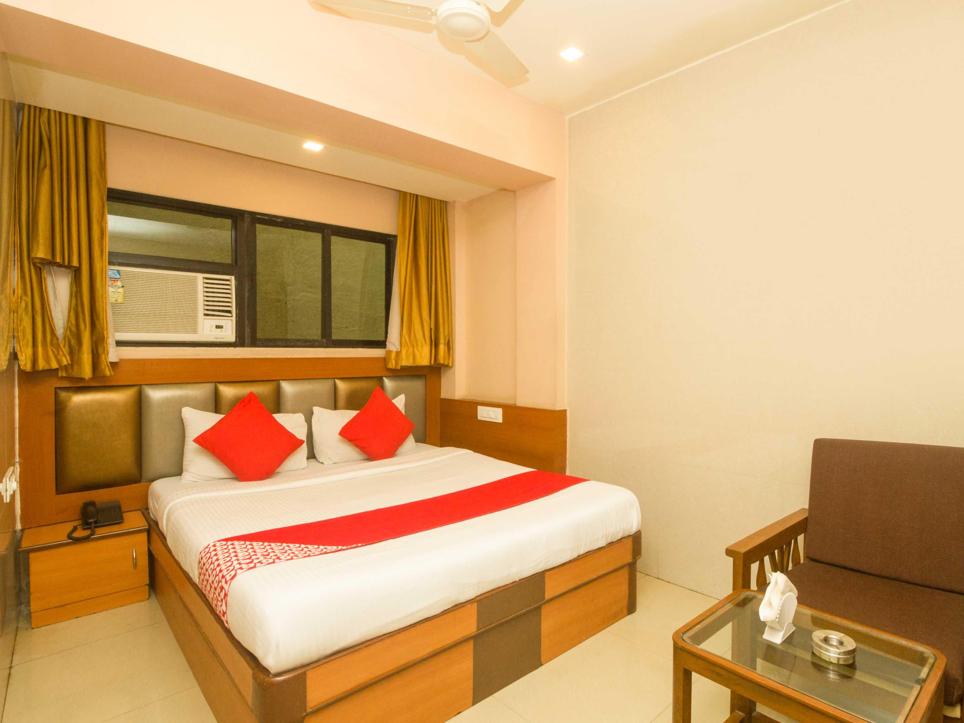 Oyo Hotel Sarovar Grand Kalamboli Luaran gambar
