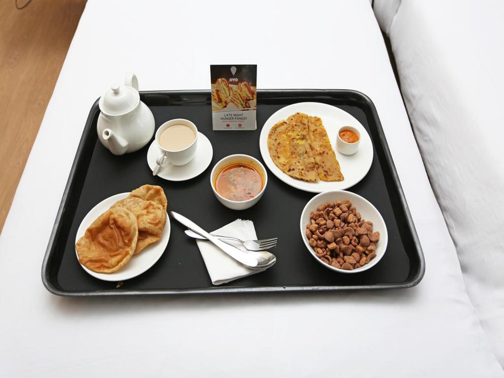 Oyo Hotel Sarovar Grand Kalamboli Luaran gambar