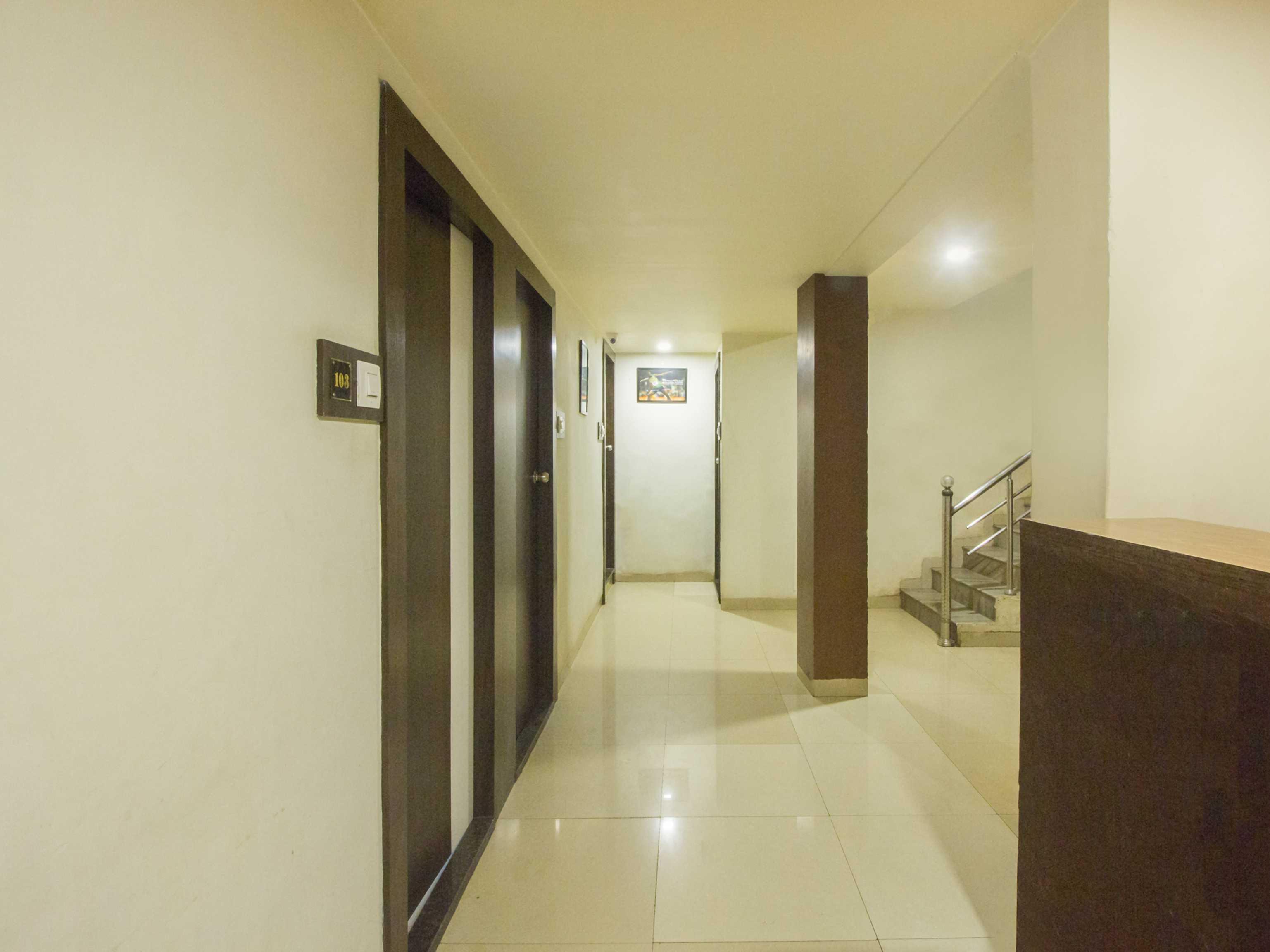 Oyo Hotel Sarovar Grand Kalamboli Luaran gambar