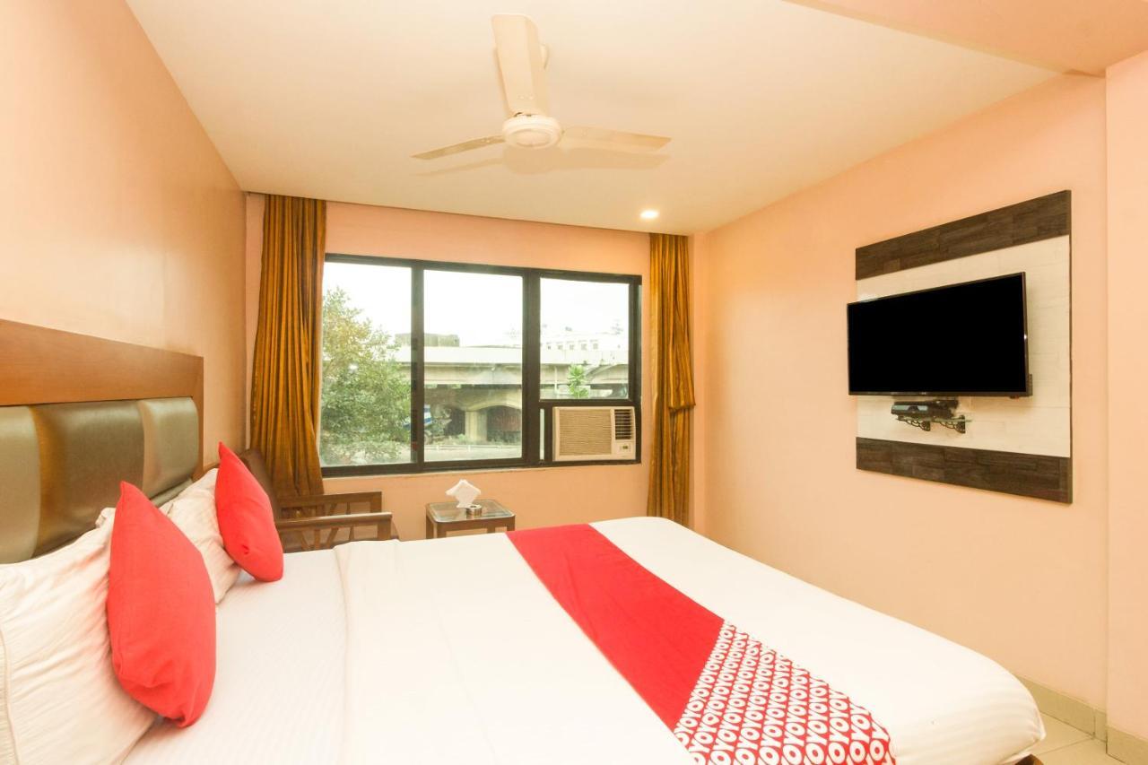 Oyo Hotel Sarovar Grand Kalamboli Luaran gambar