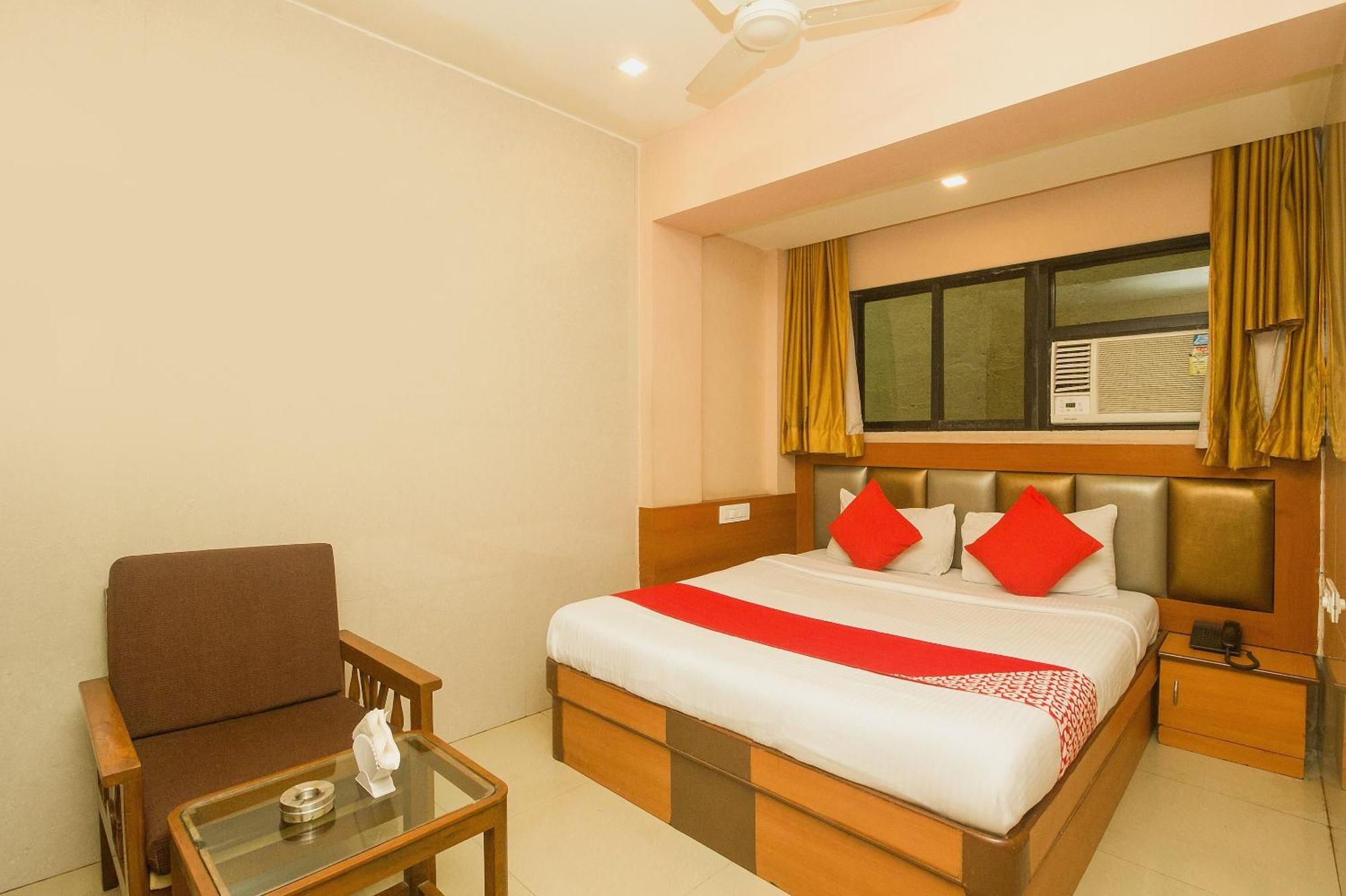 Oyo Hotel Sarovar Grand Kalamboli Luaran gambar