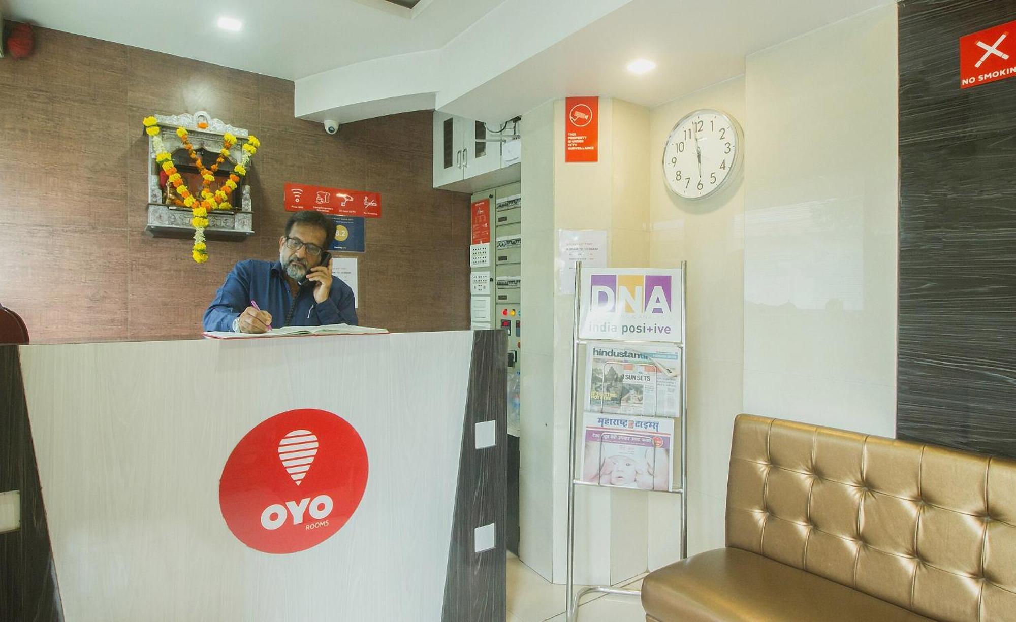 Oyo Hotel Sarovar Grand Kalamboli Luaran gambar