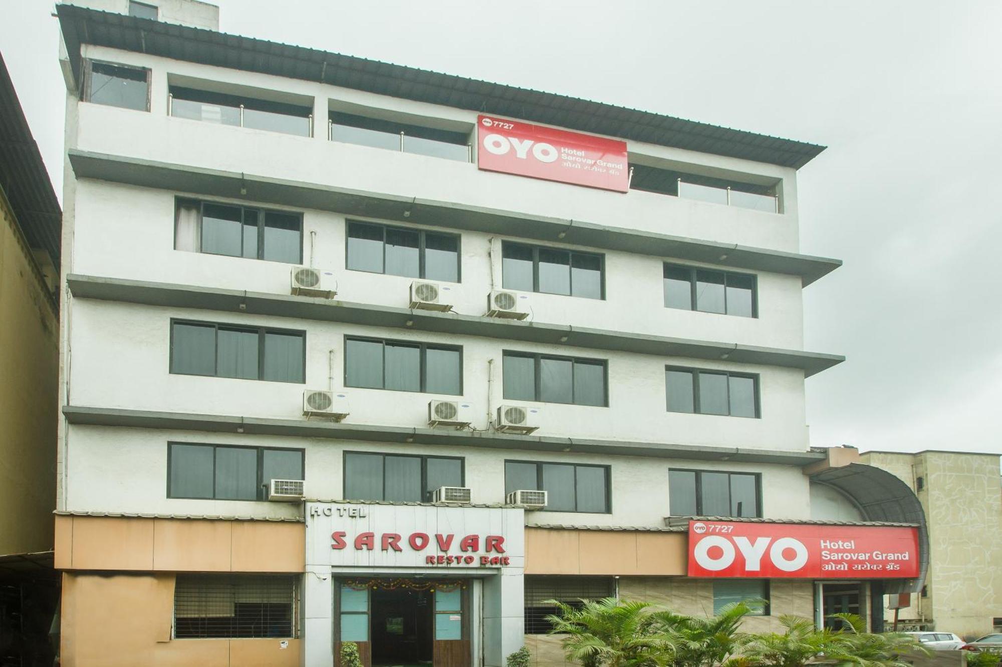 Oyo Hotel Sarovar Grand Kalamboli Luaran gambar